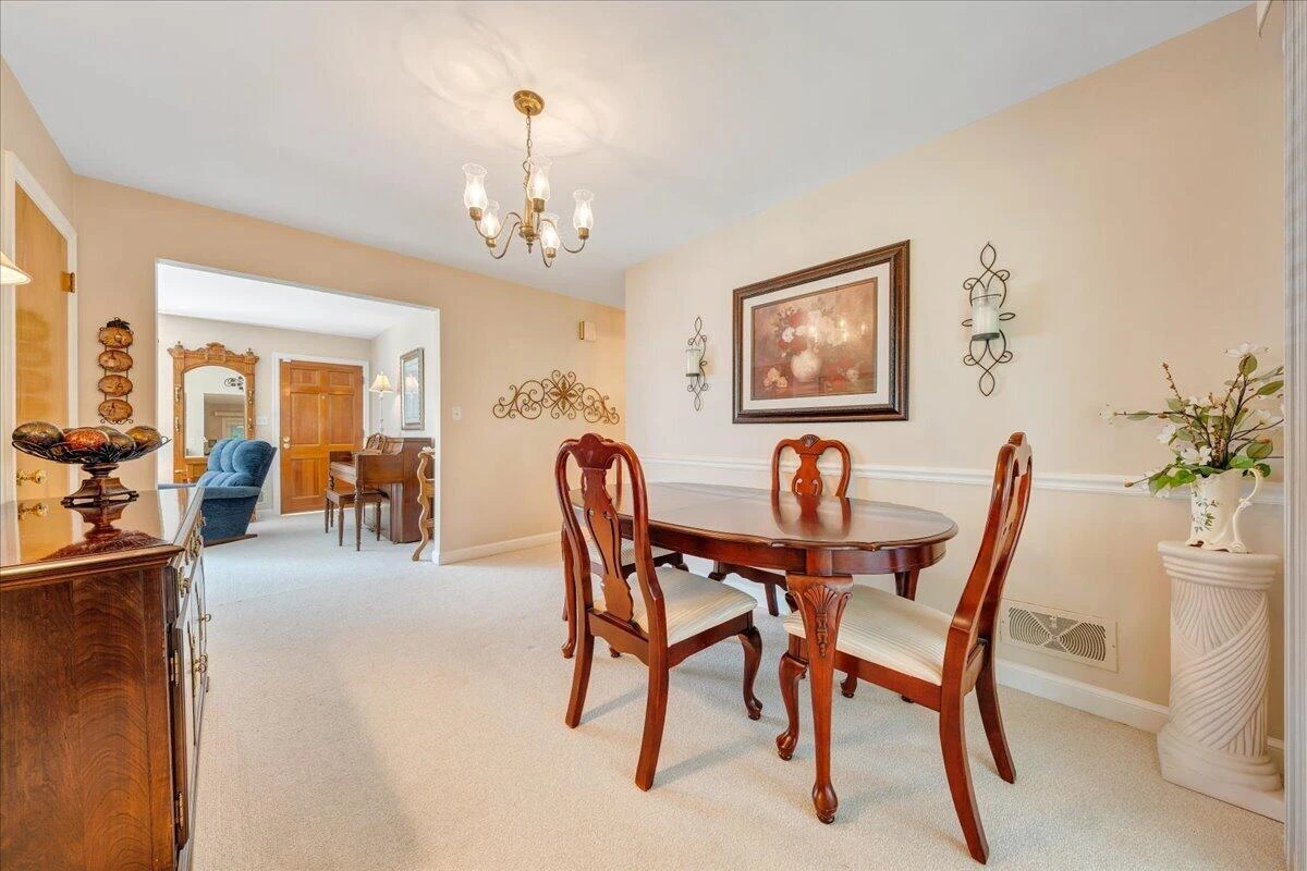4501 Kirkwood DR - Photo 9