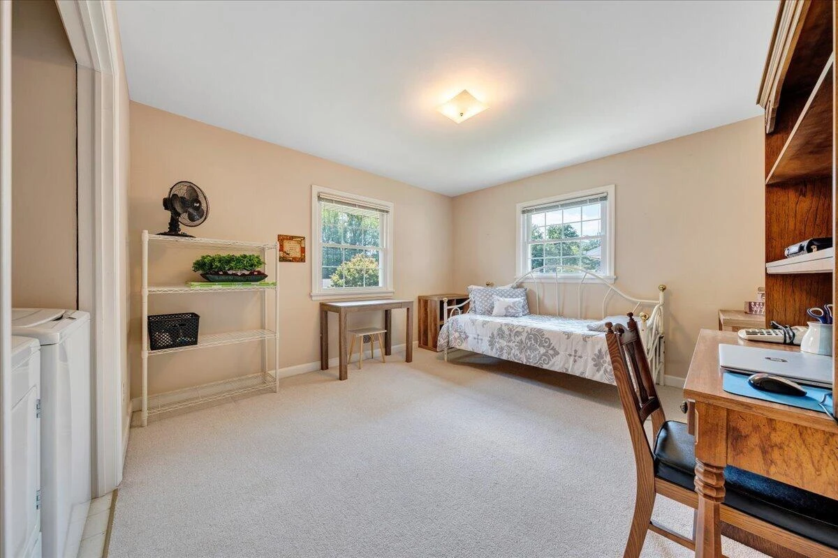 4501 Kirkwood DR - Photo 17