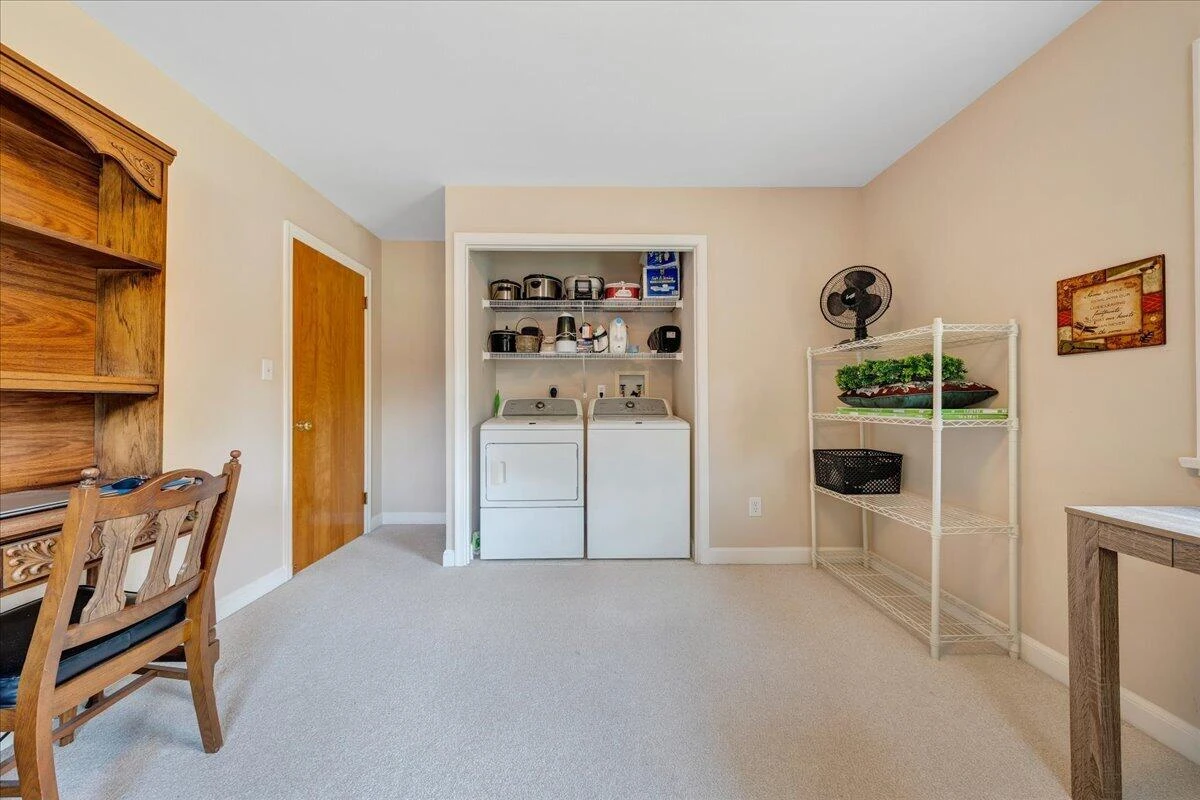 4501 Kirkwood DR - Photo 18