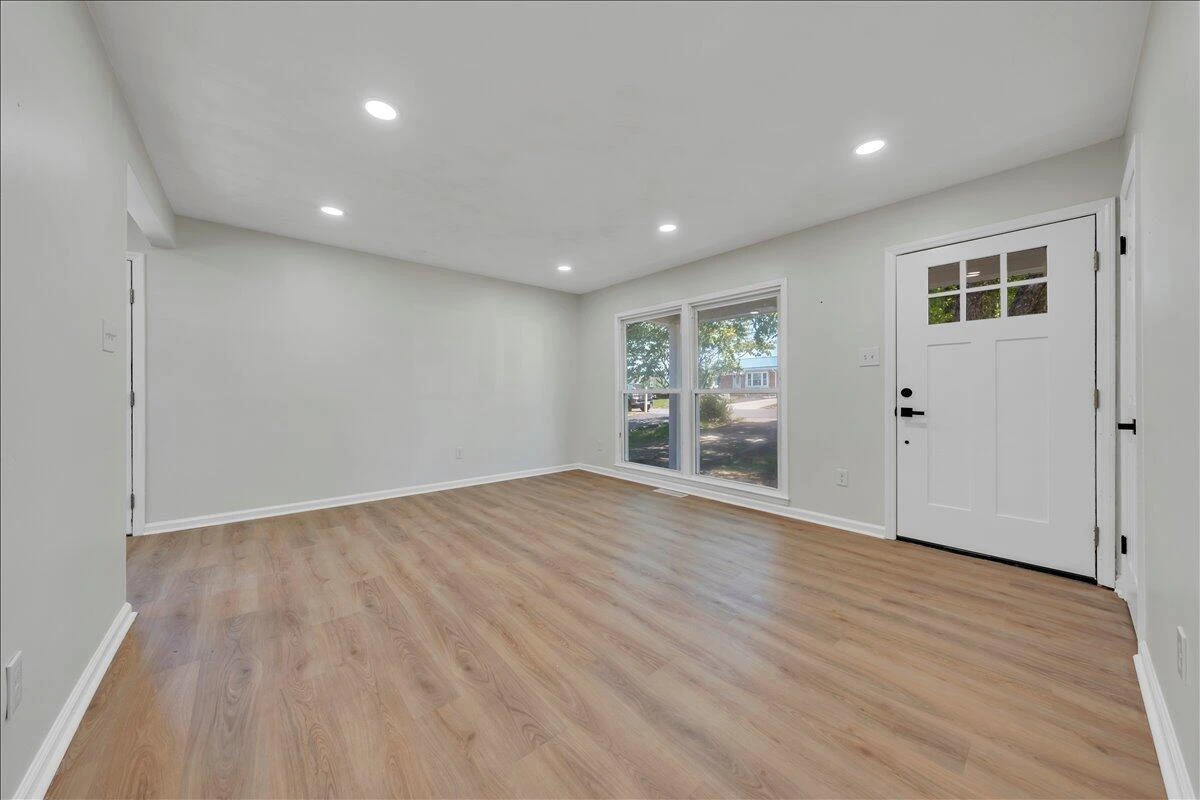1072 Maywood DR - Photo 8