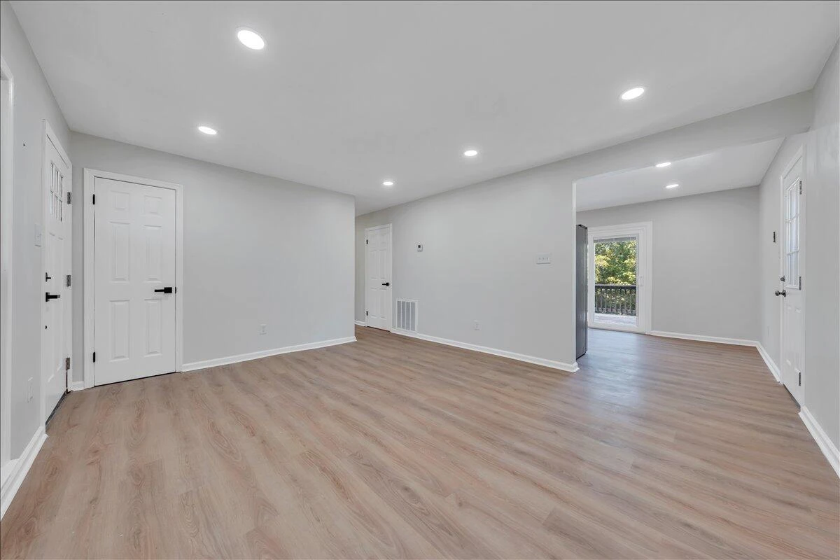 1072 Maywood DR - Photo 11