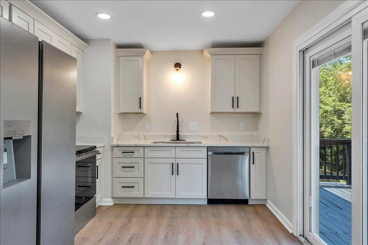 1072 Maywood DR - Photo 13
