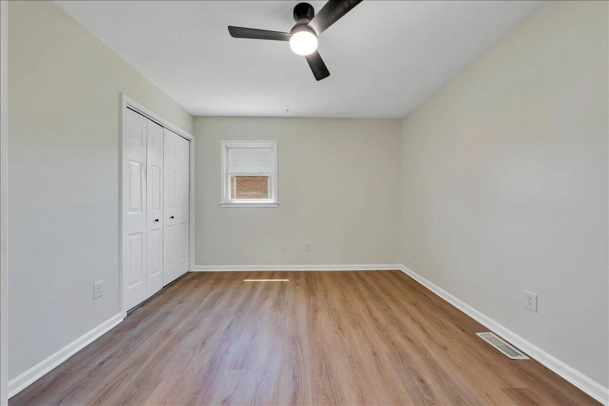 1072 Maywood DR - Photo 18