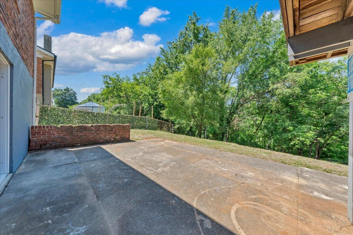 1072 Maywood DR - Photo 40
