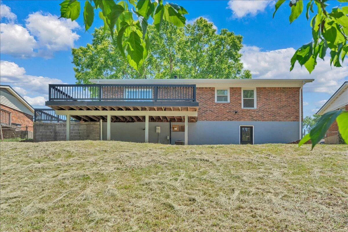 1072 Maywood DR - Photo 43