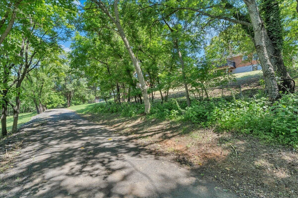 1072 Maywood DR - Photo 44