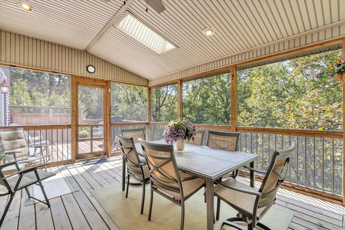 2443 Beverly BLVD SW - Photo 20