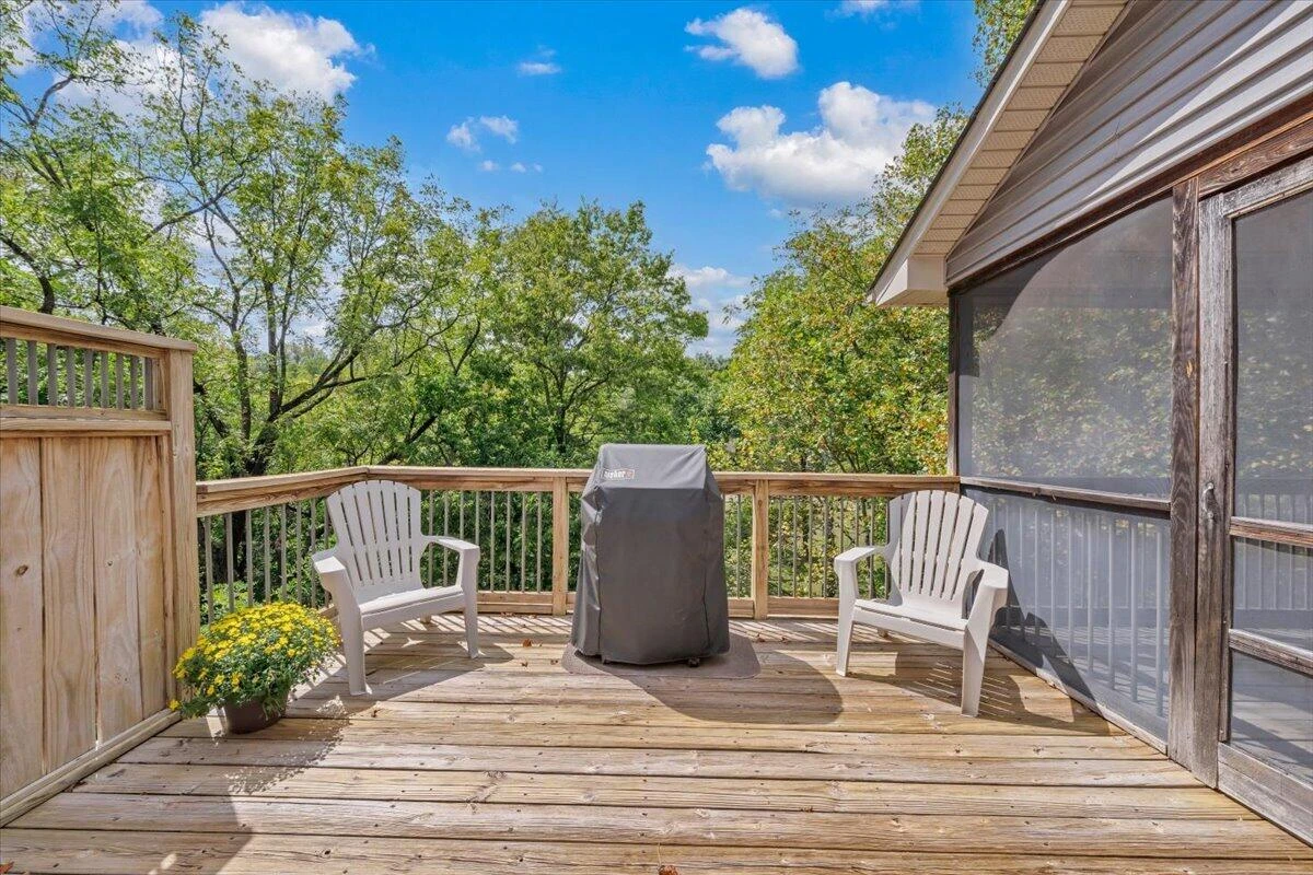 2443 Beverly BLVD SW - Photo 21