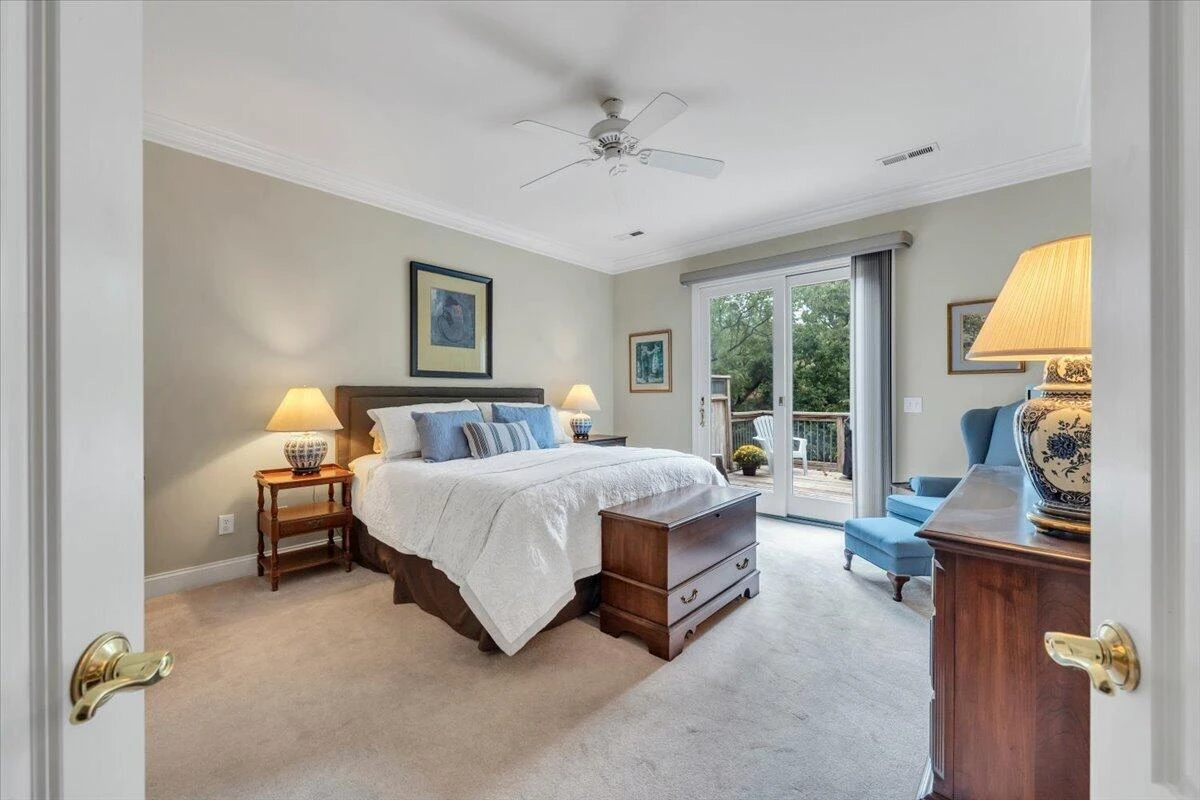 2443 Beverly BLVD SW - Photo 26