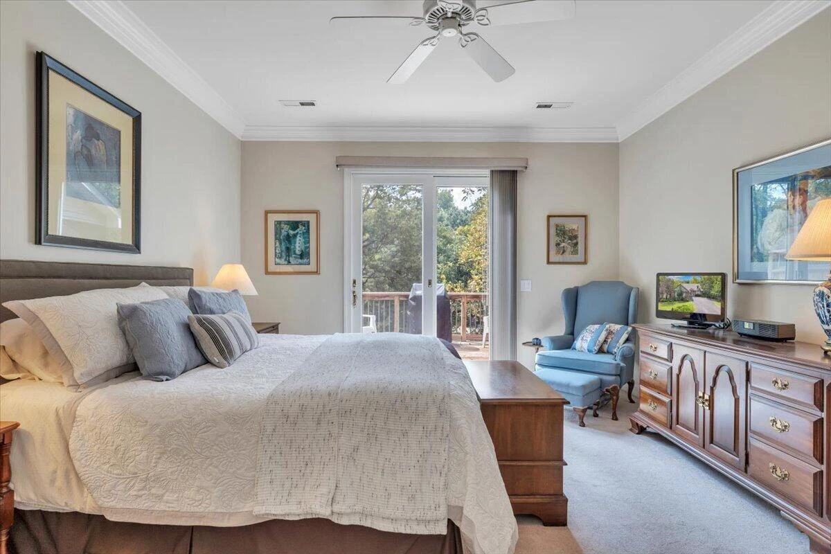 2443 Beverly BLVD SW - Photo 28