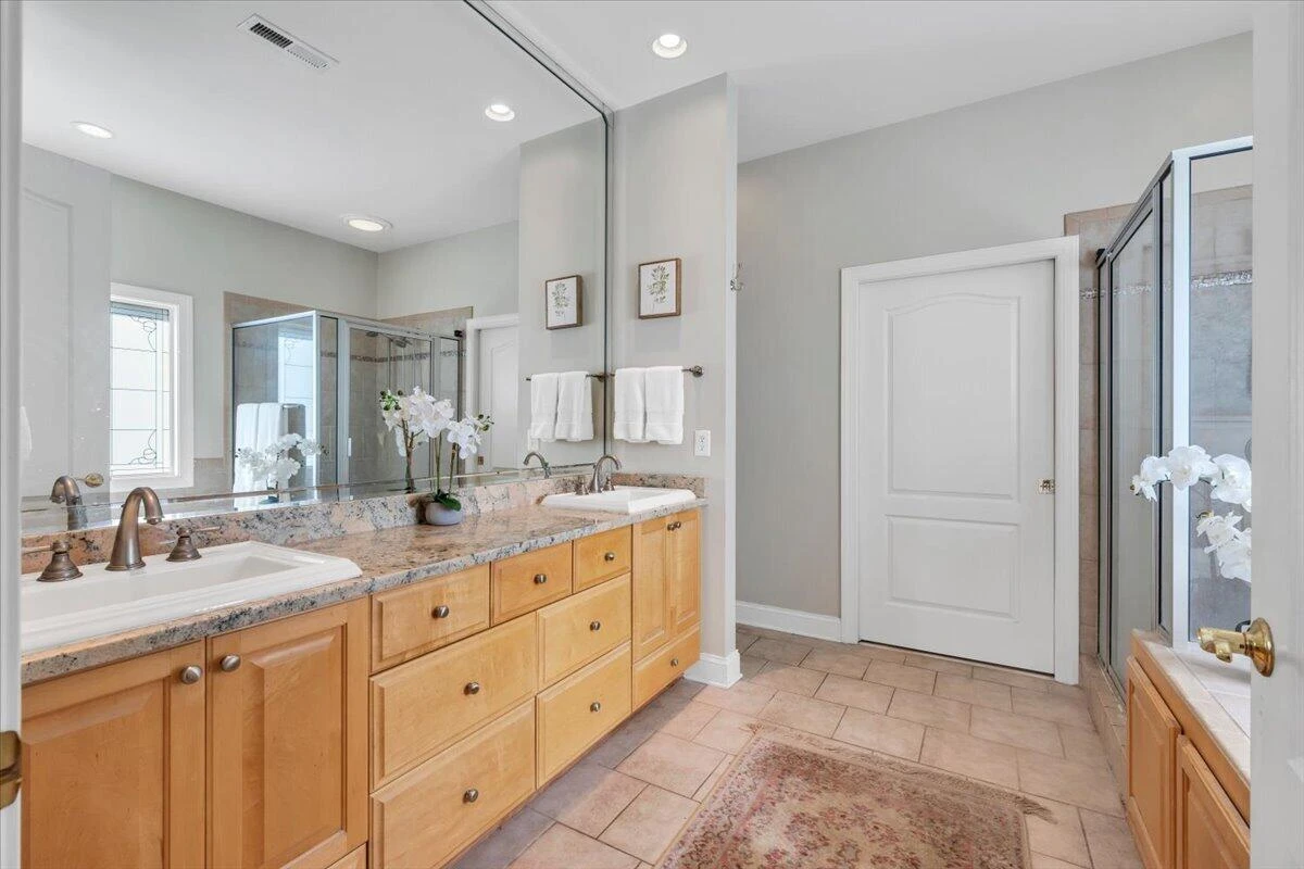 2443 Beverly BLVD SW - Photo 30