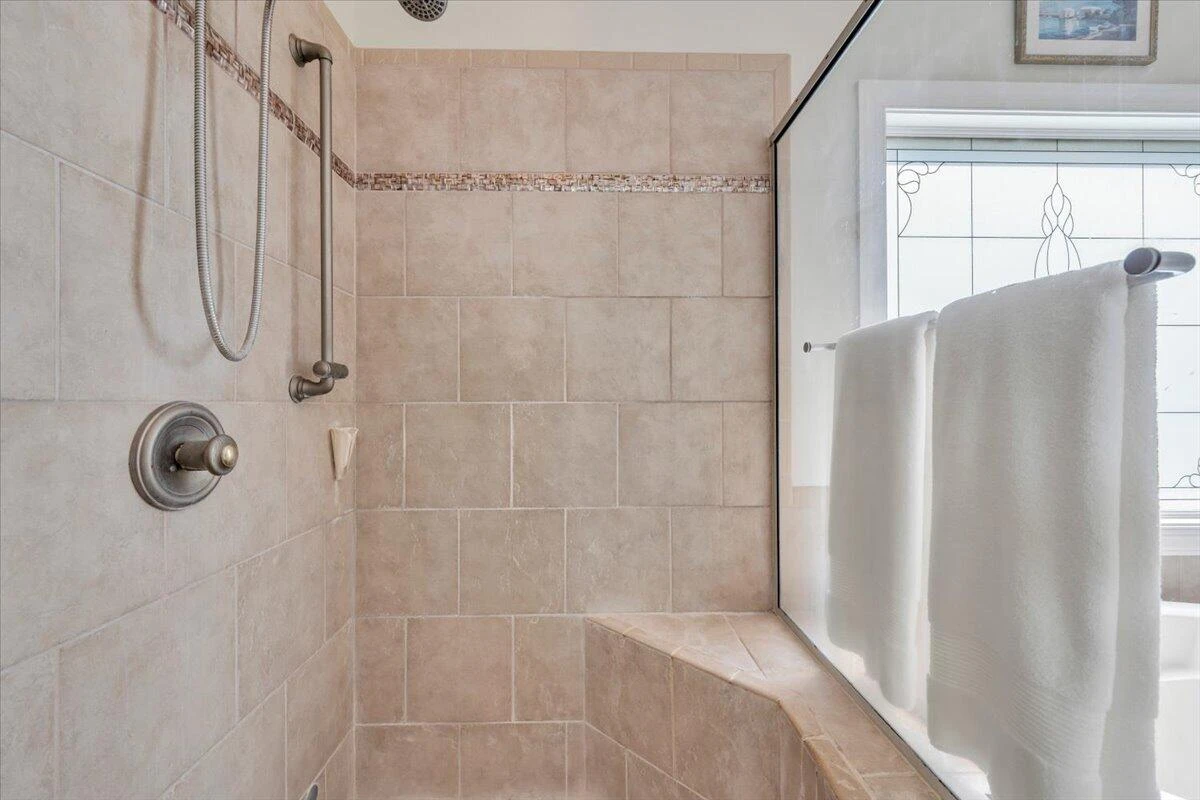 2443 Beverly BLVD SW - Photo 32