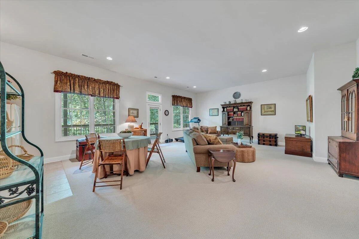 2443 Beverly BLVD SW - Photo 42