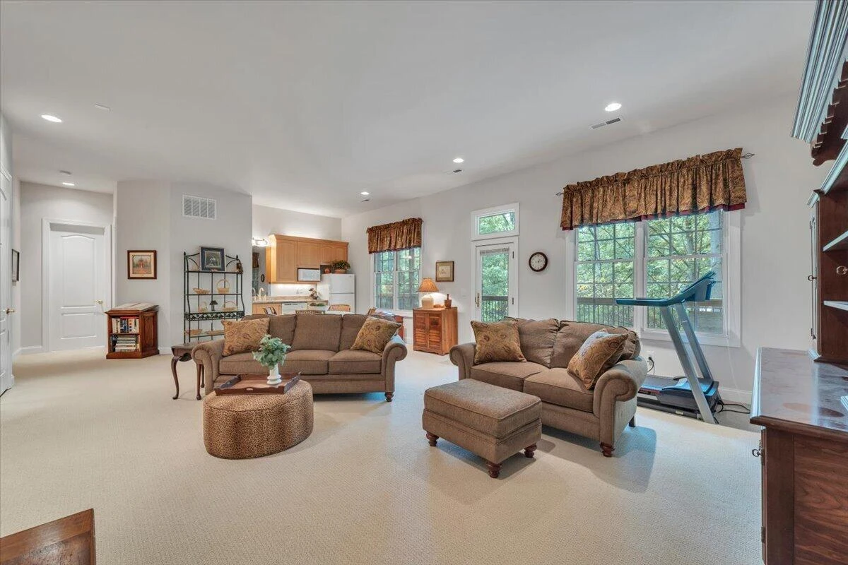 2443 Beverly BLVD SW - Photo 44