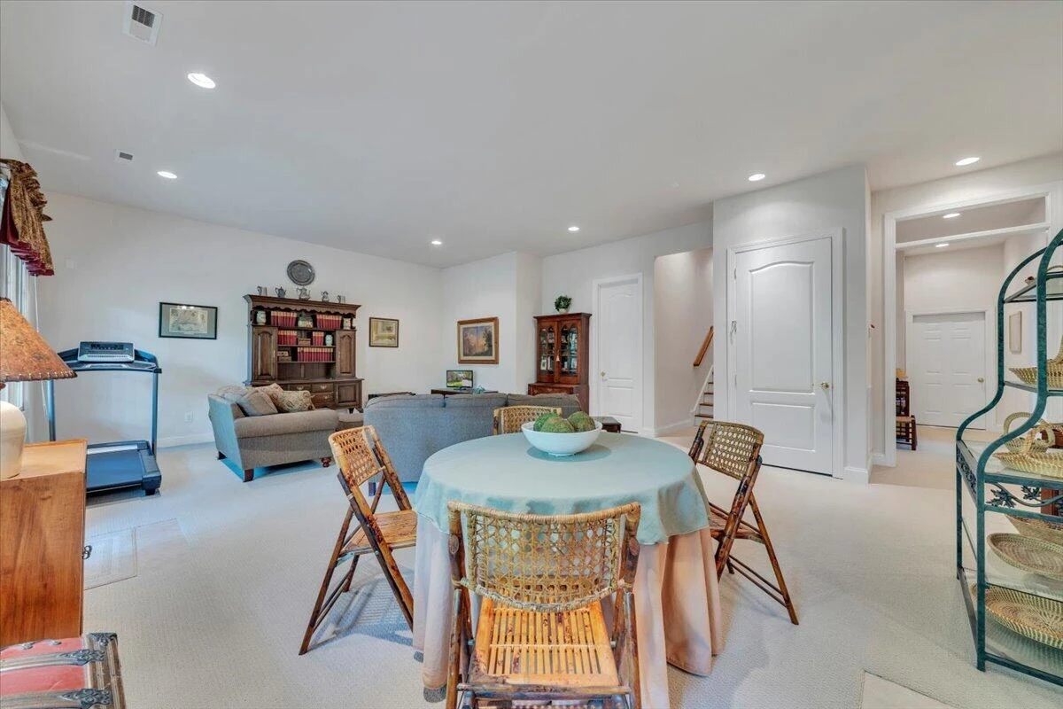 2443 Beverly BLVD SW - Photo 48