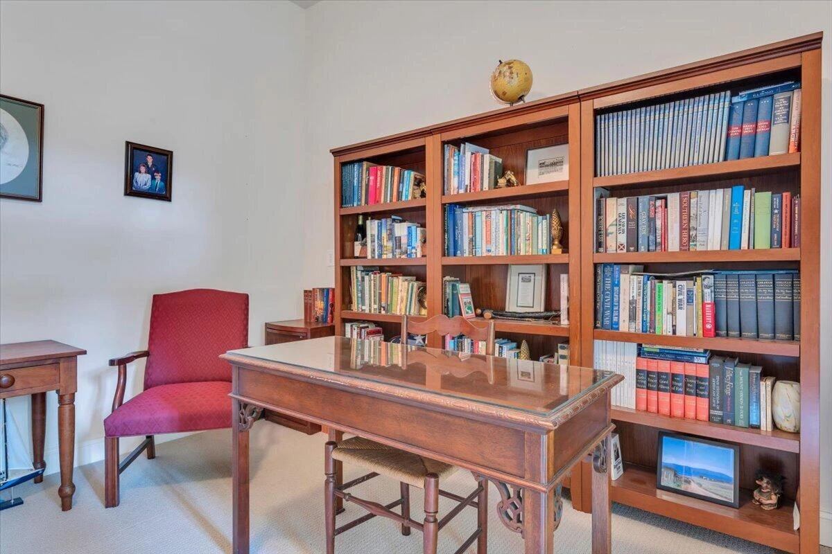 2443 Beverly BLVD SW - Photo 50