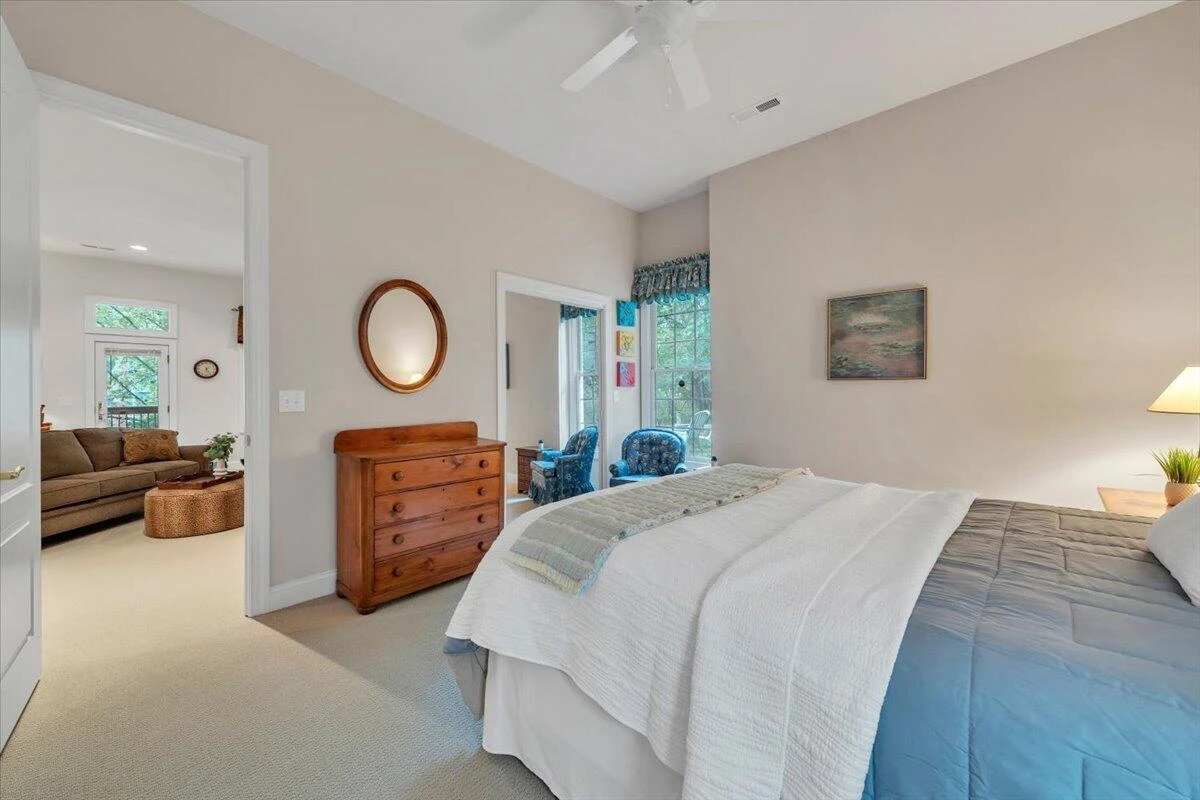 2443 Beverly BLVD SW - Photo 55