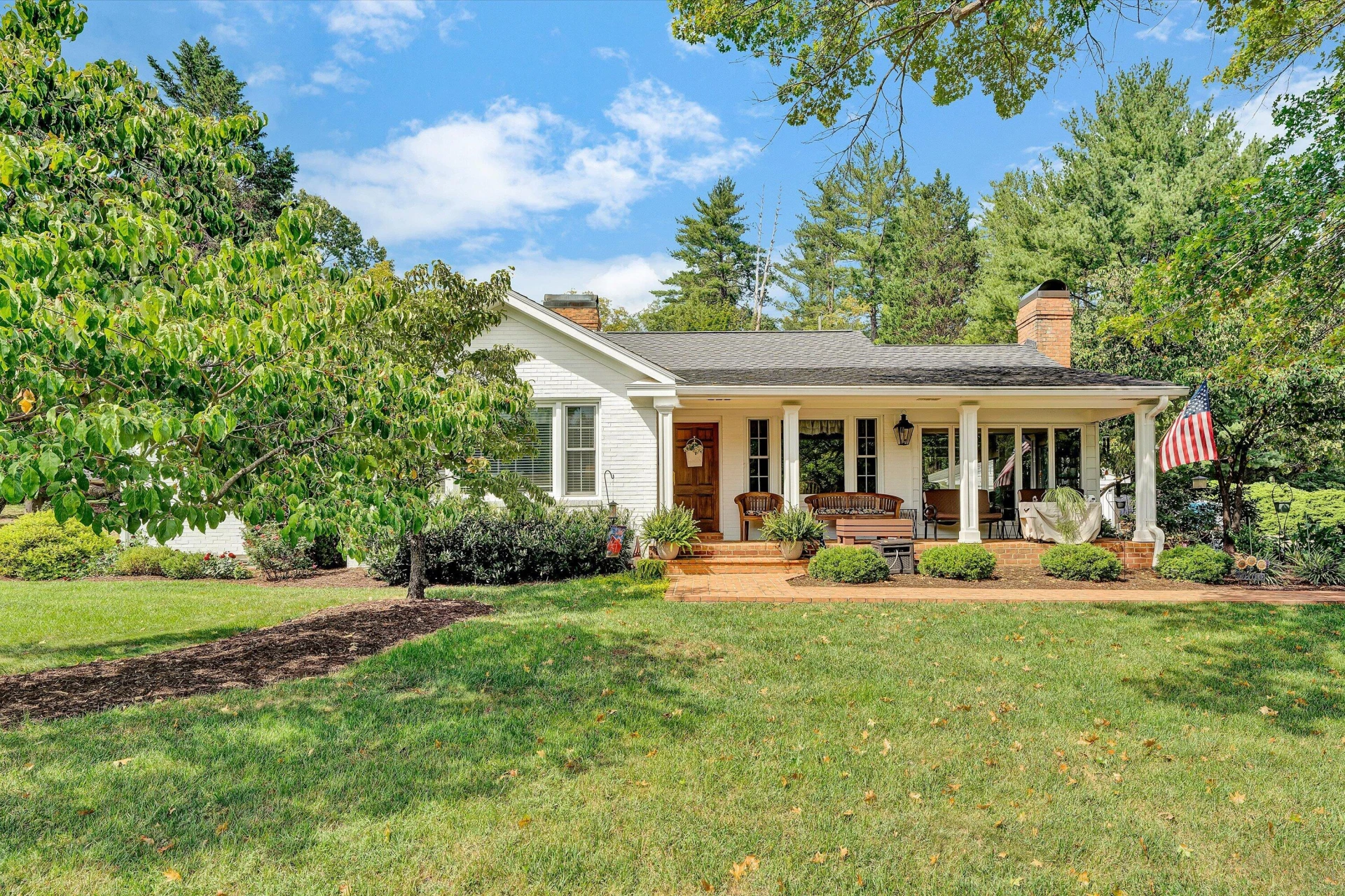 1419 Crestmoor DR SW - Photo 2