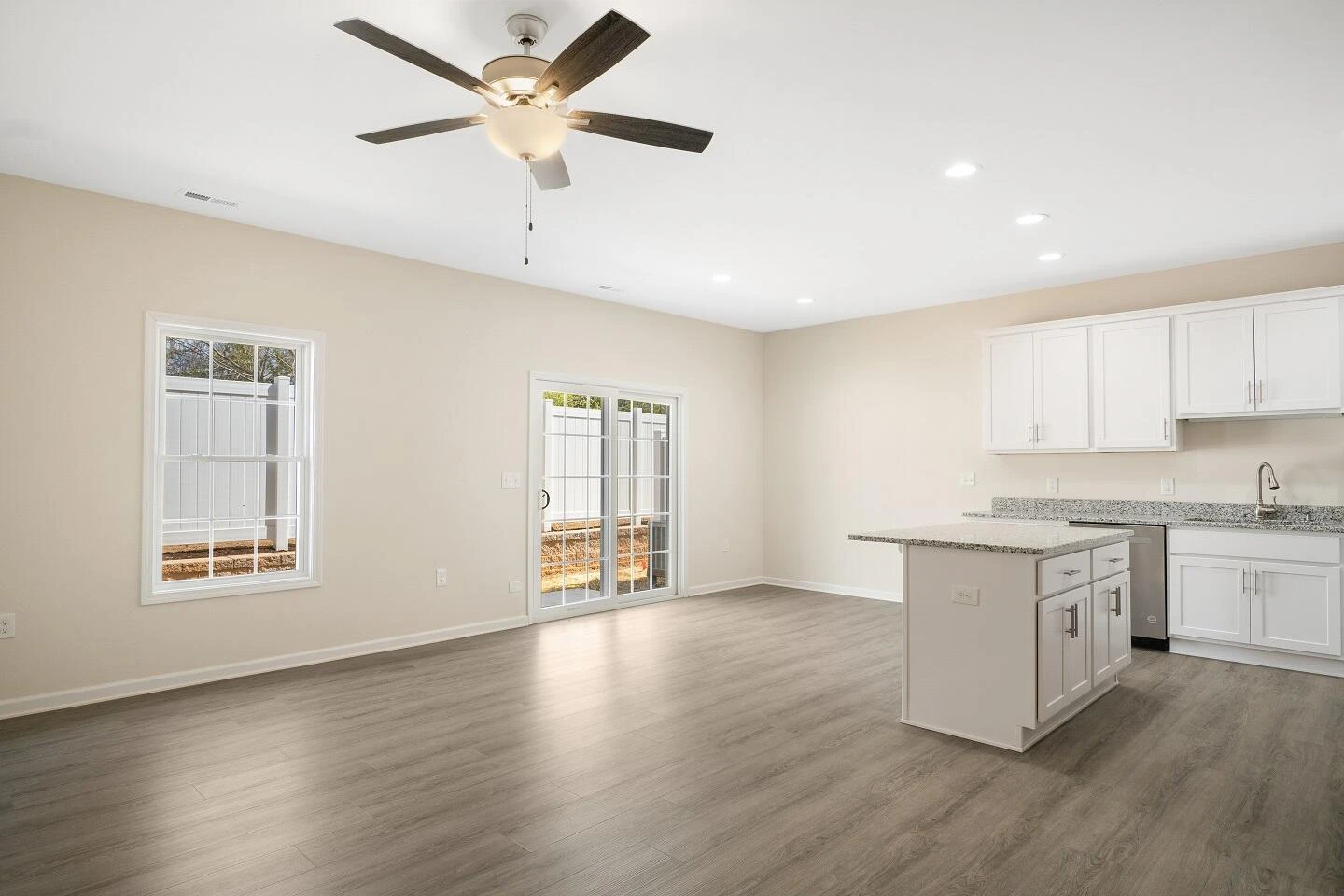 6139 Warren Newcomb DR - Photo 8