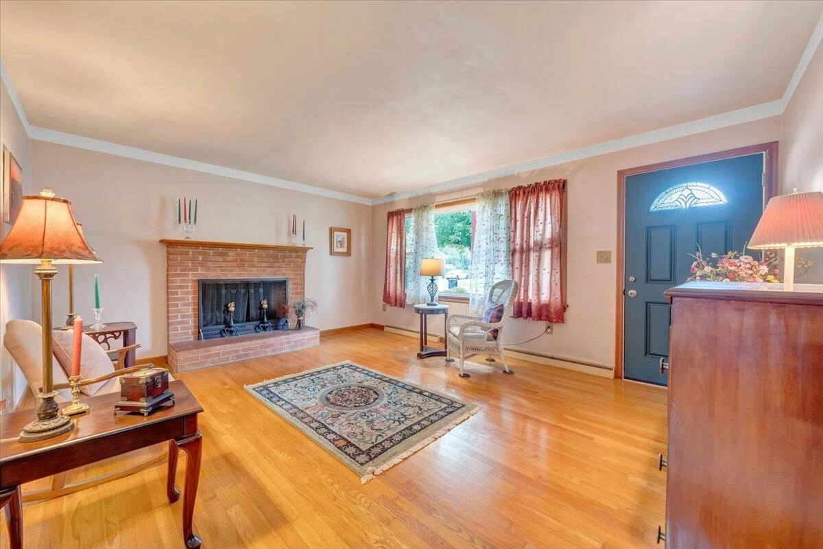 308 Langland DR - Photo 3