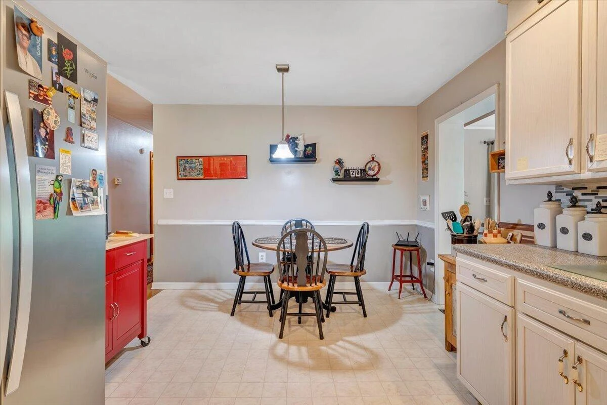 308 Langland DR - Photo 5