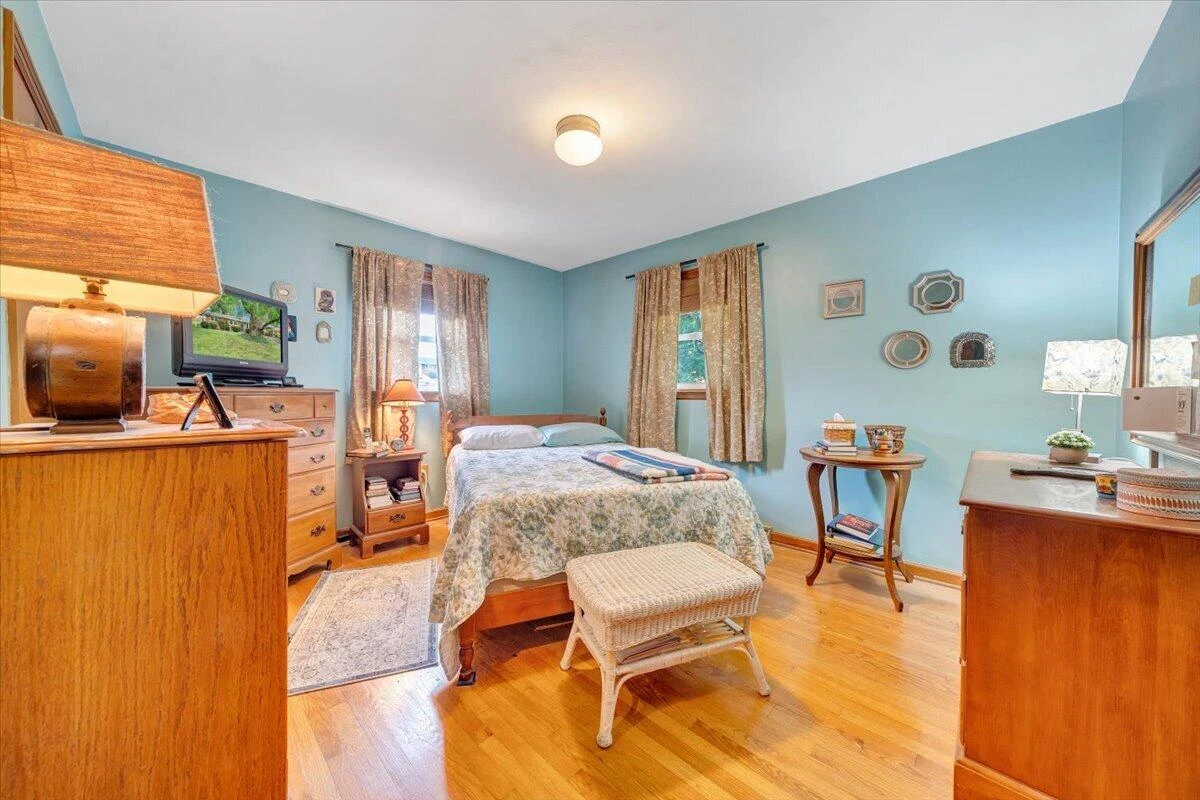 308 Langland DR - Photo 8