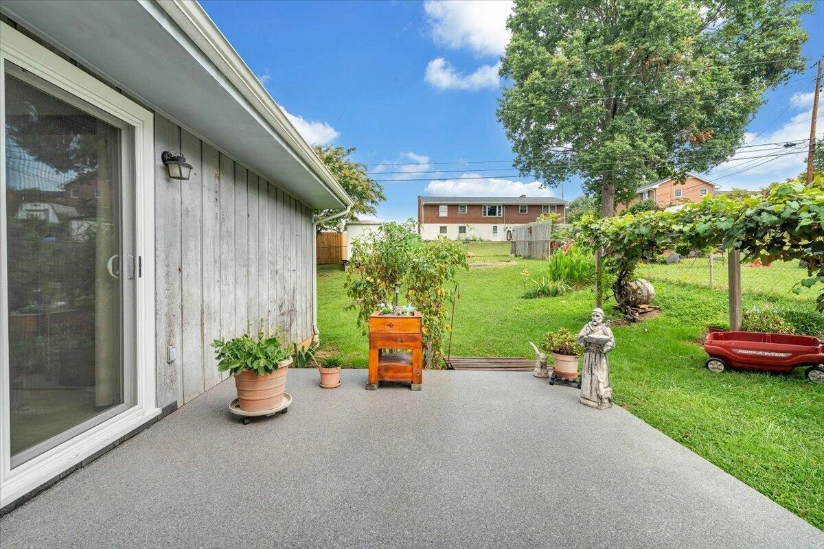 308 Langland DR - Photo 16