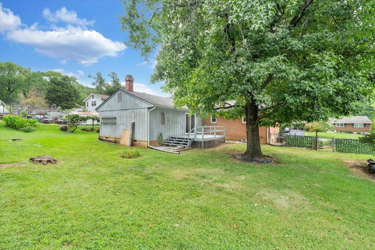 308 Langland DR - Photo 17