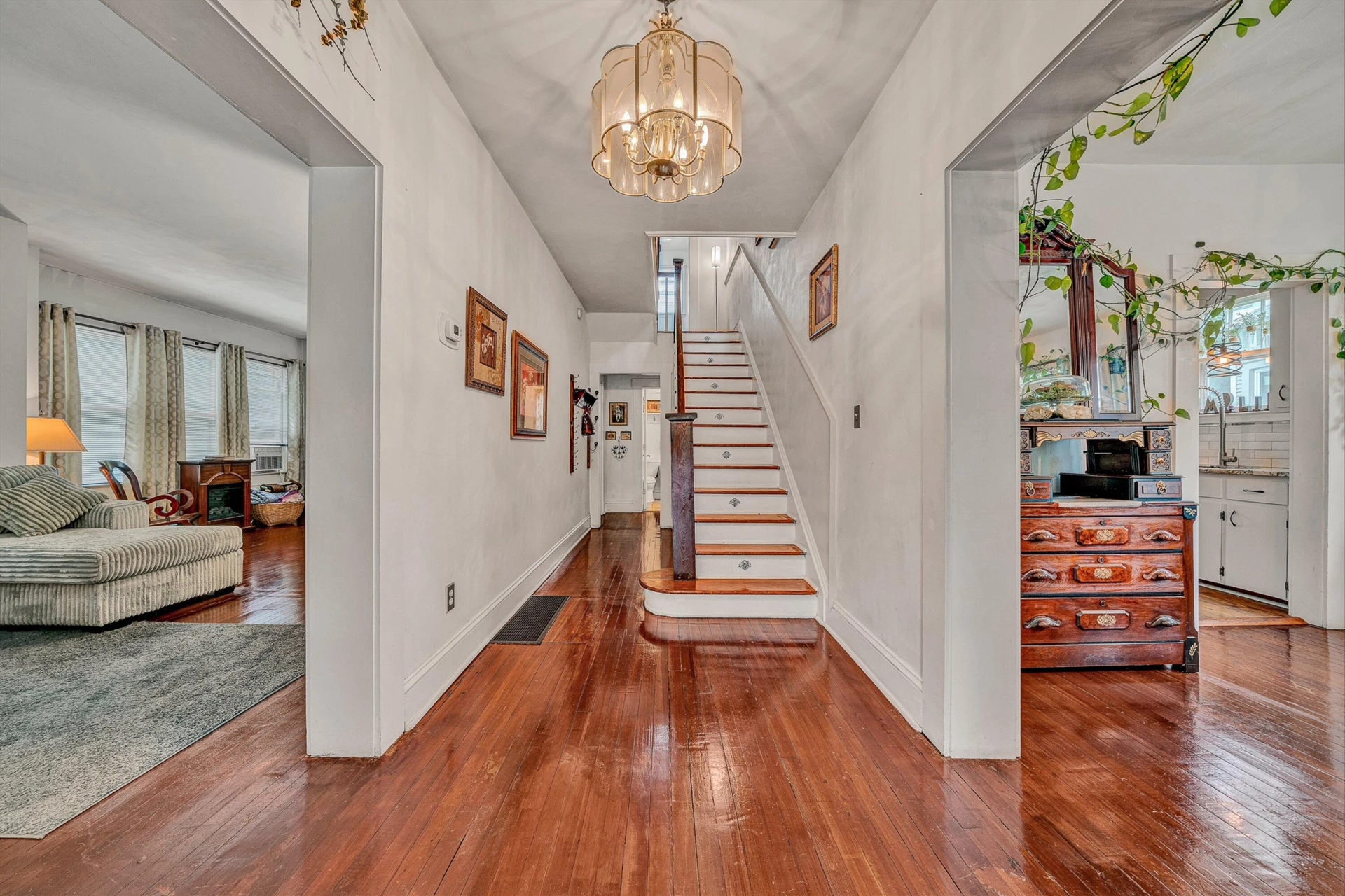 1902 Oxford AVE SW - Photo 4