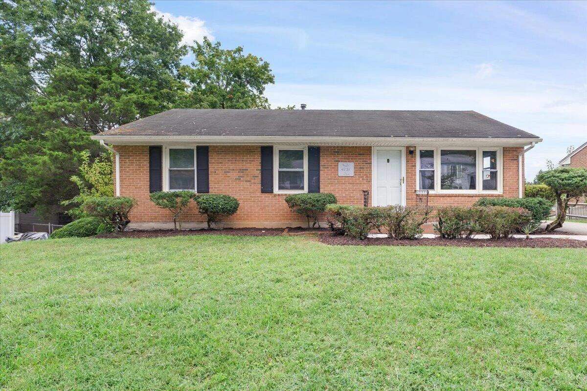 4731 Sanders DR NE