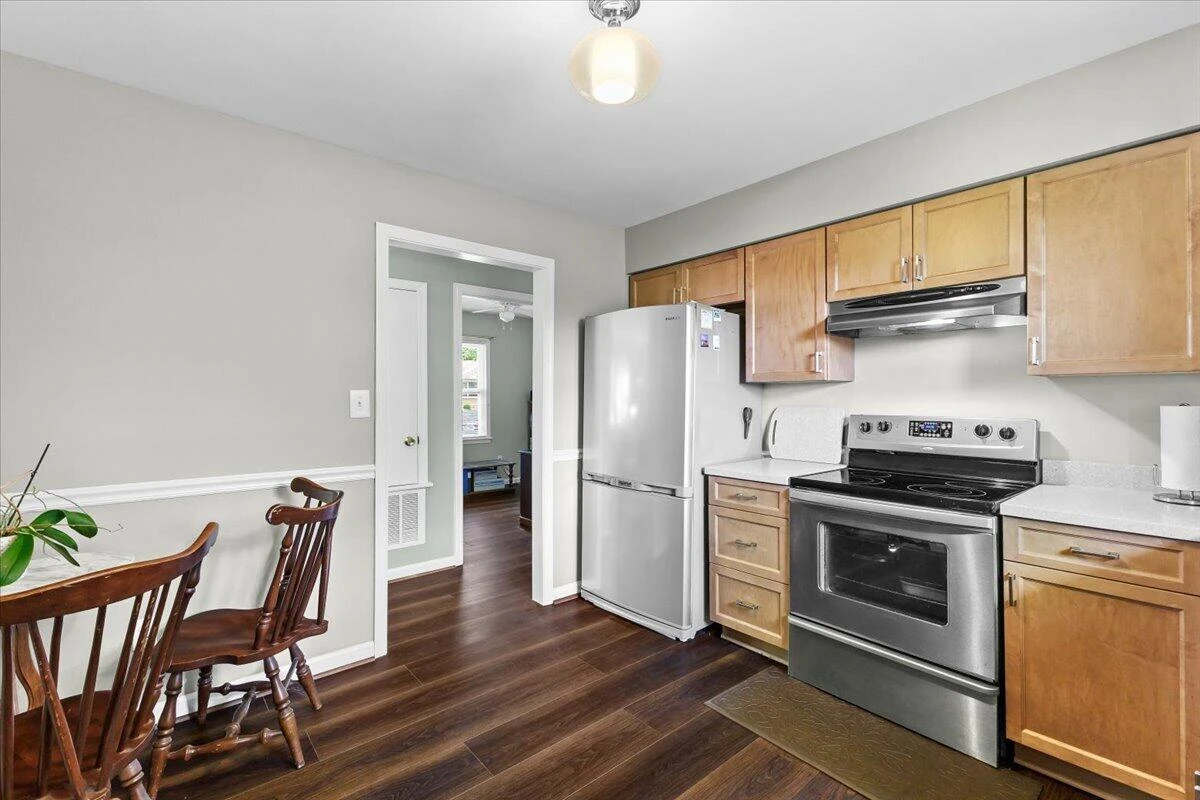 4731 Sanders DR NE - Photo 8