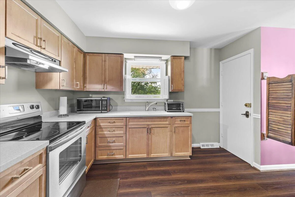 4731 Sanders DR NE - Photo 9