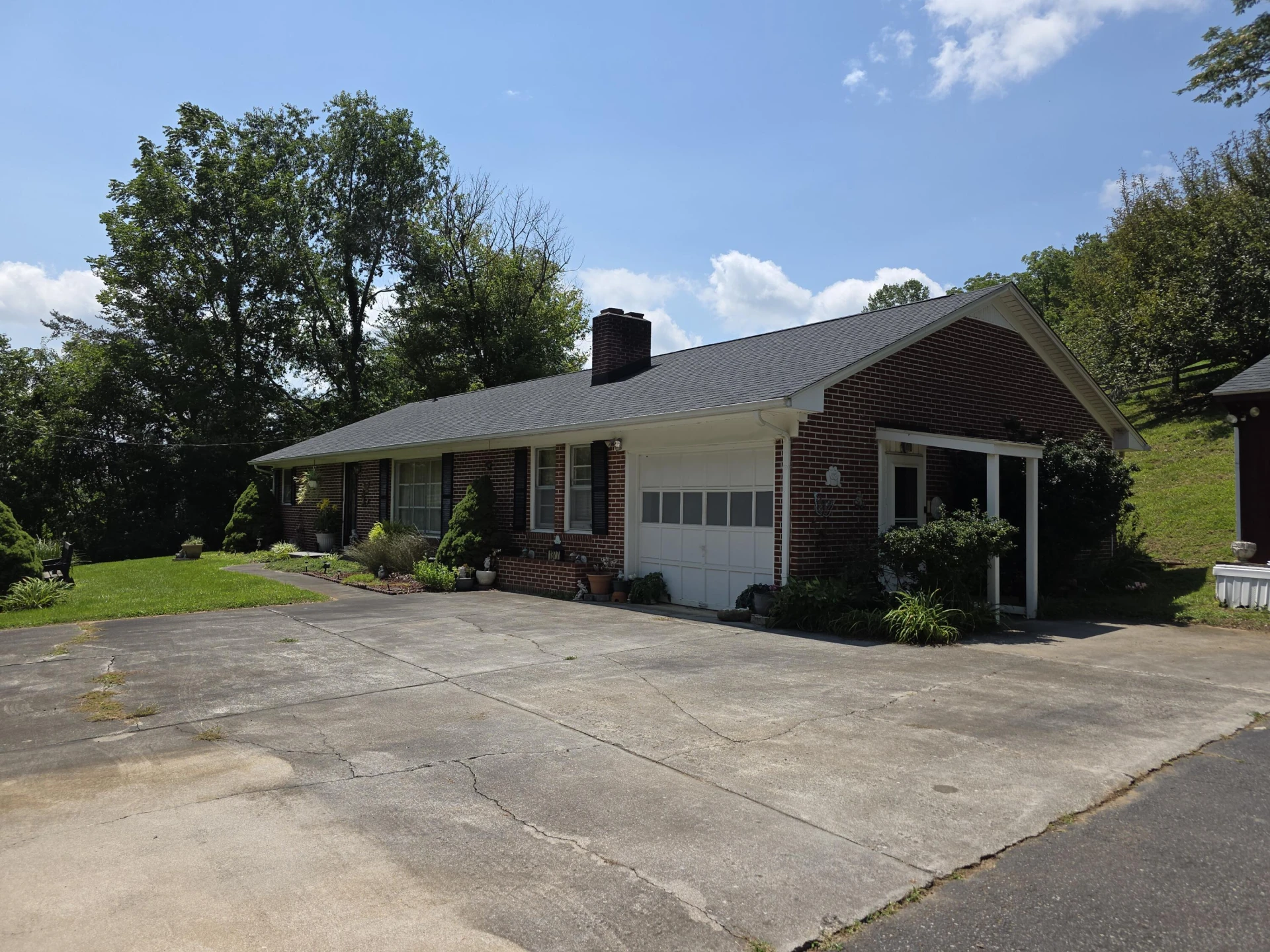 1377 Floyd Hwy N