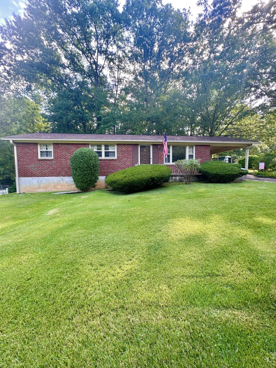 1905 Oakwood DR - Photo 4