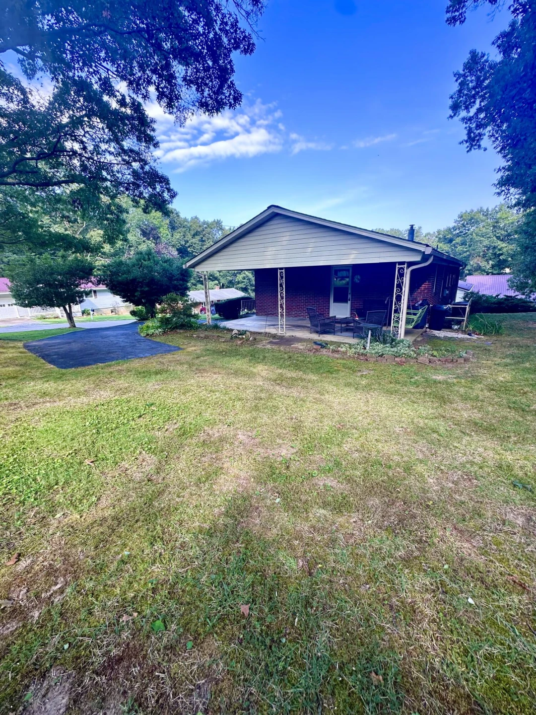 1905 Oakwood DR - Photo 5