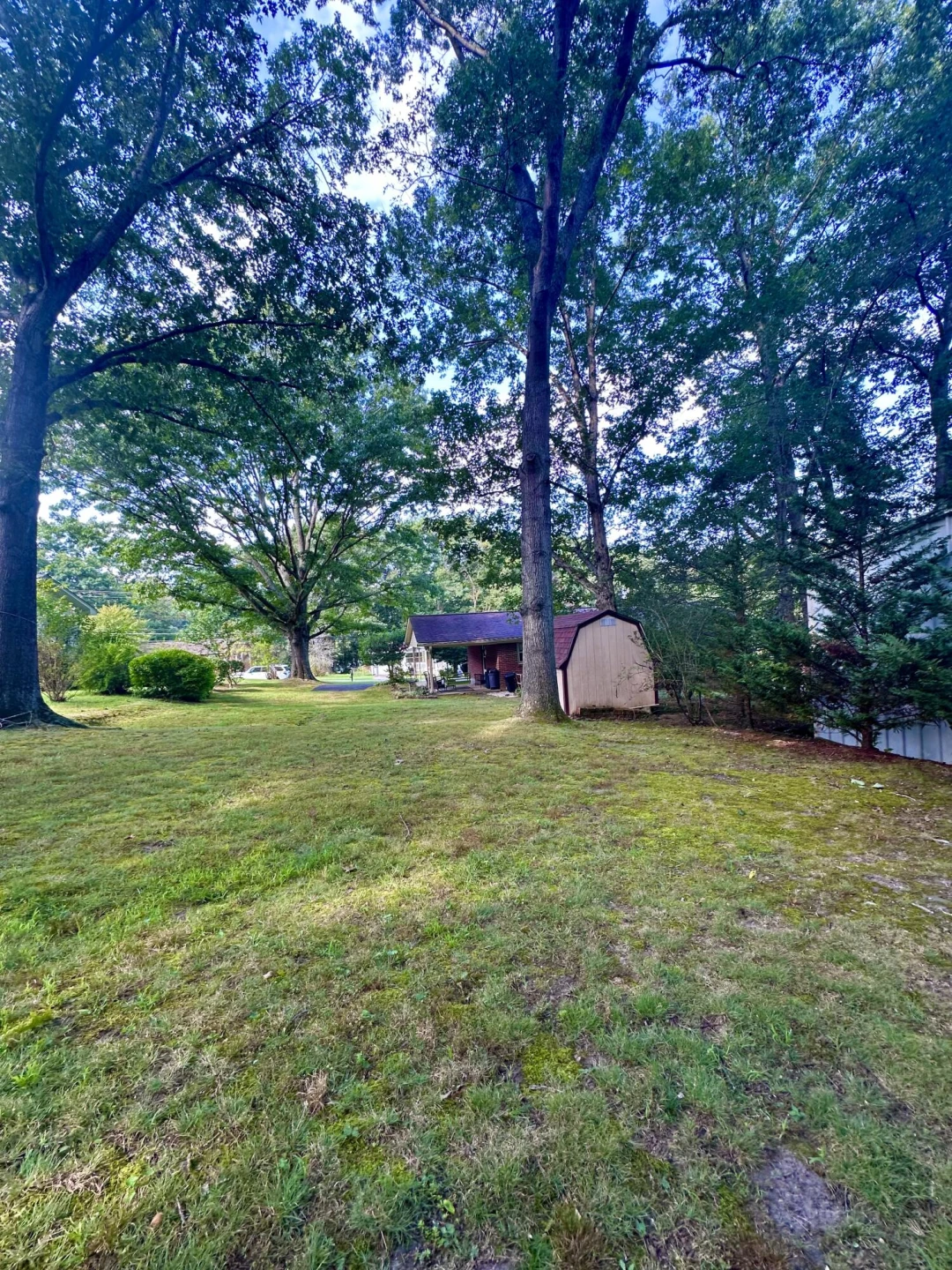 1905 Oakwood DR - Photo 9