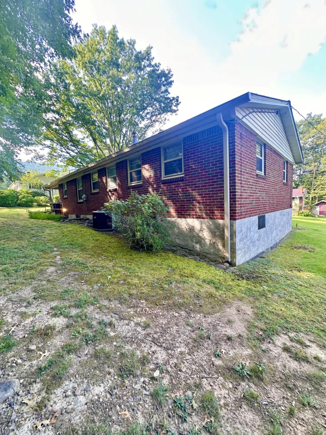 1905 Oakwood DR - Photo 10