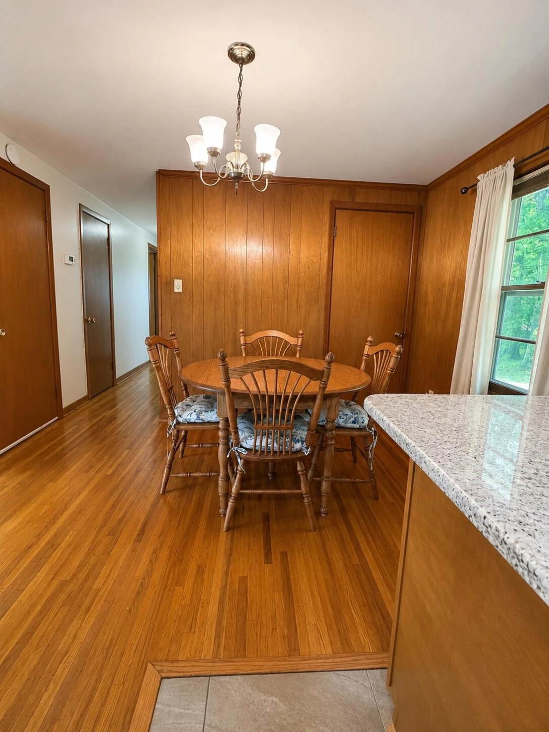 1905 Oakwood DR - Photo 25