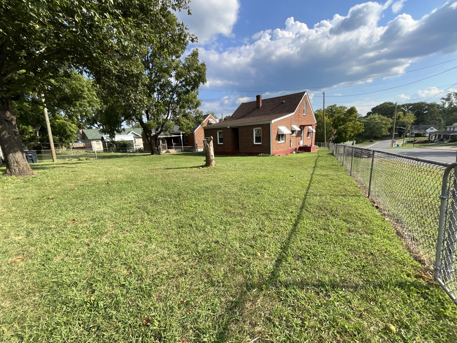 1251 Thomas AVE NW - Photo 3