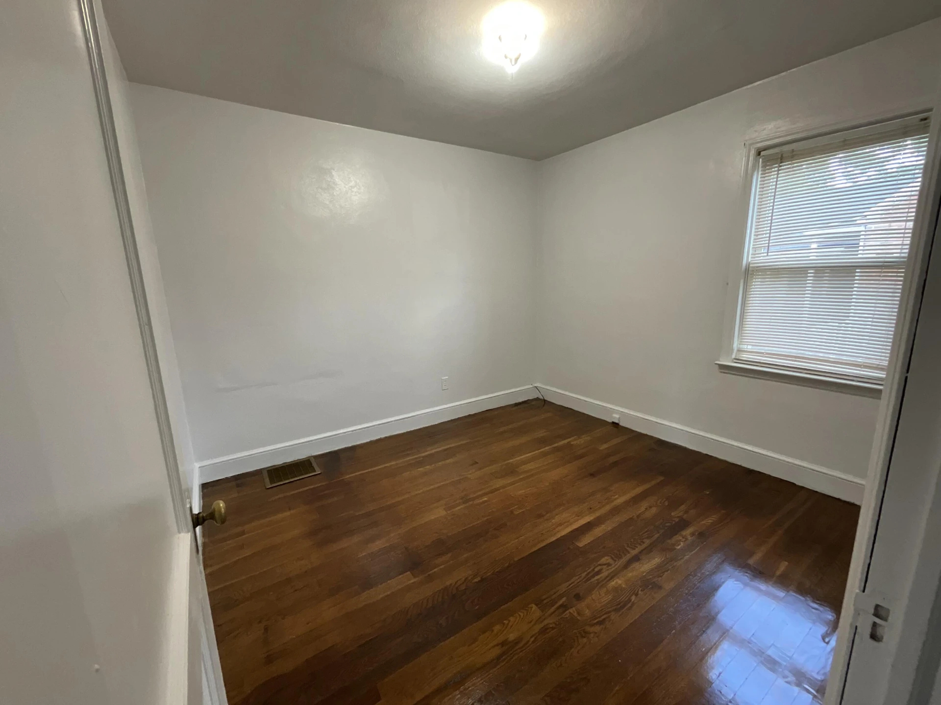 1251 Thomas AVE NW - Photo 17