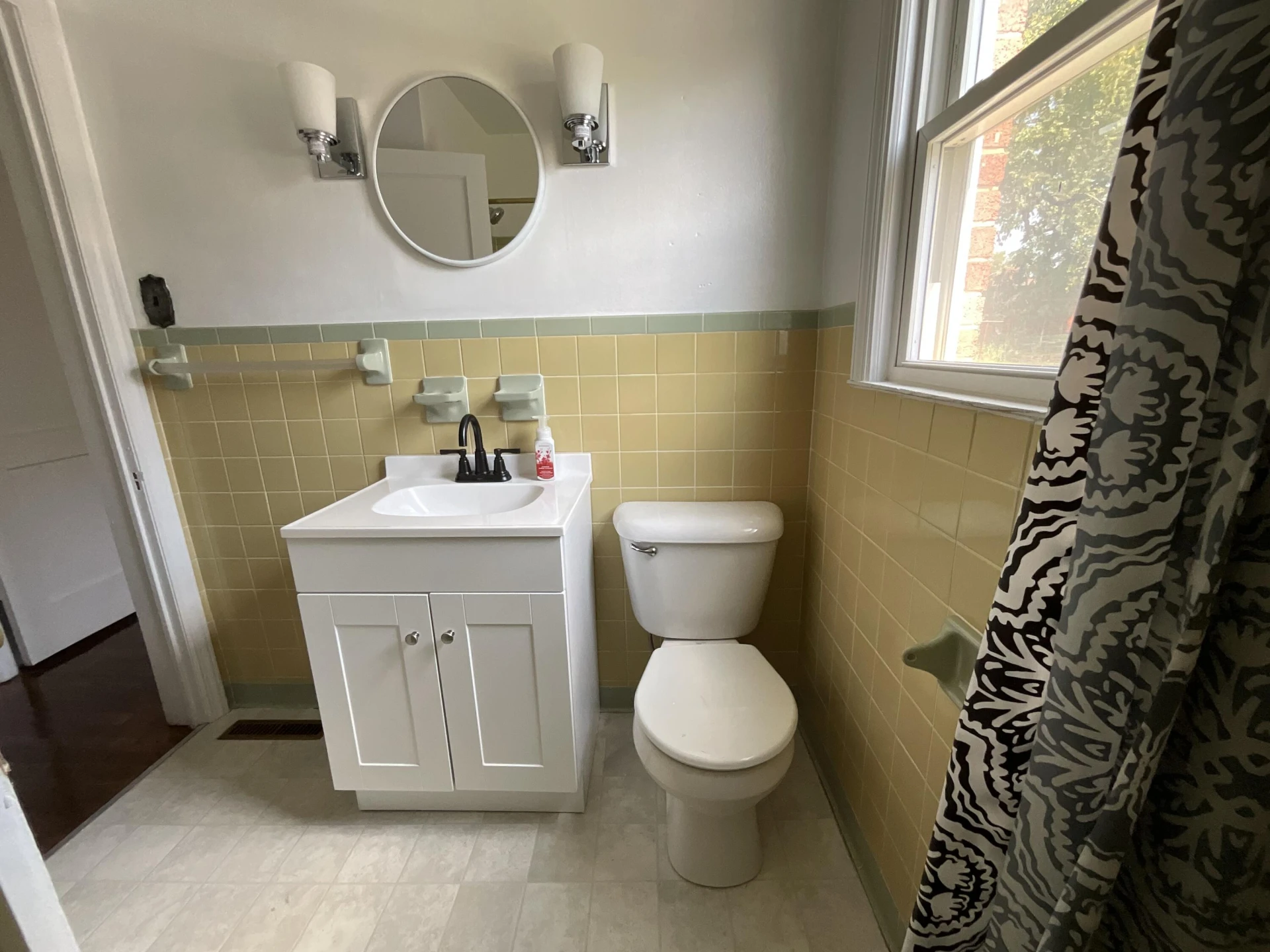 1251 Thomas AVE NW - Photo 21