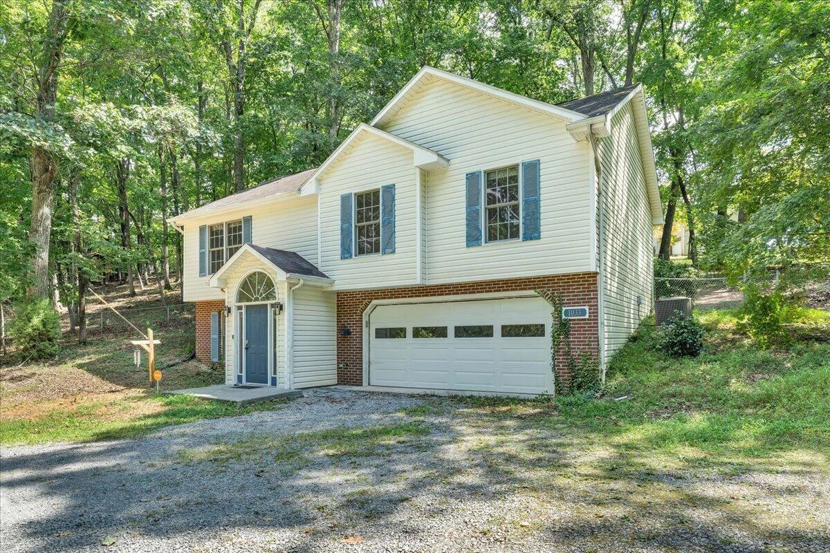 1033 Tipton AVE SE - Photo 2