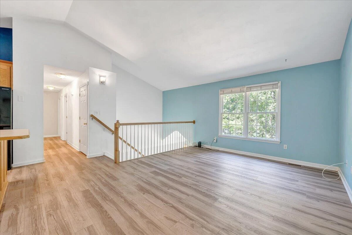 1033 Tipton AVE SE - Photo 8