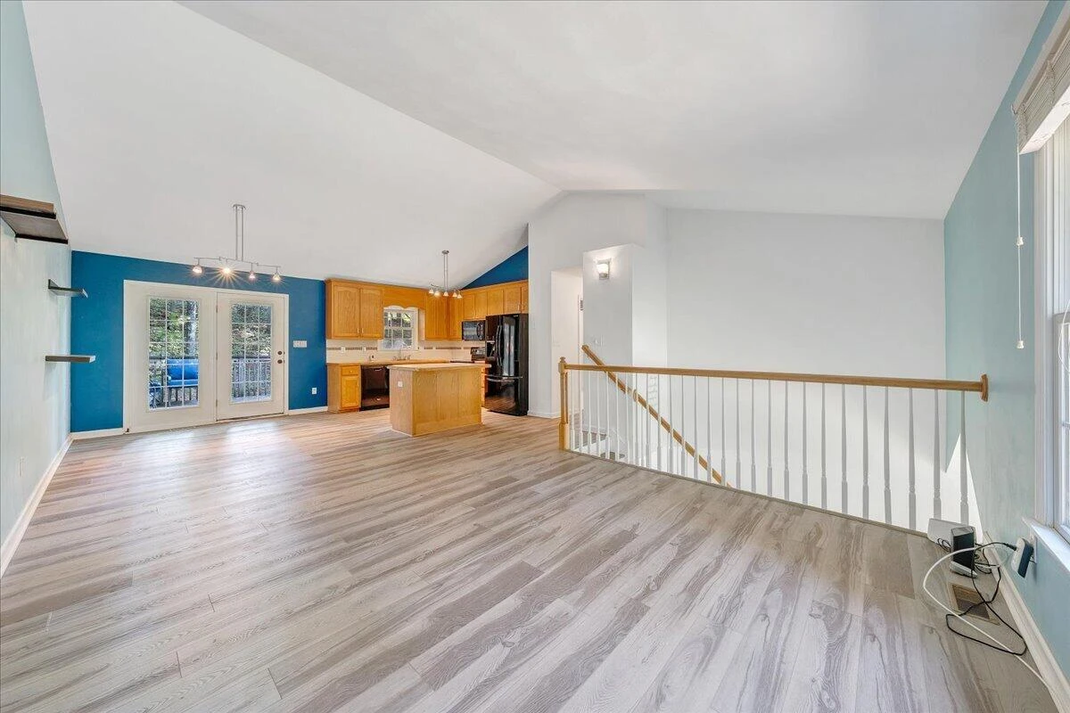 1033 Tipton AVE SE - Photo 9