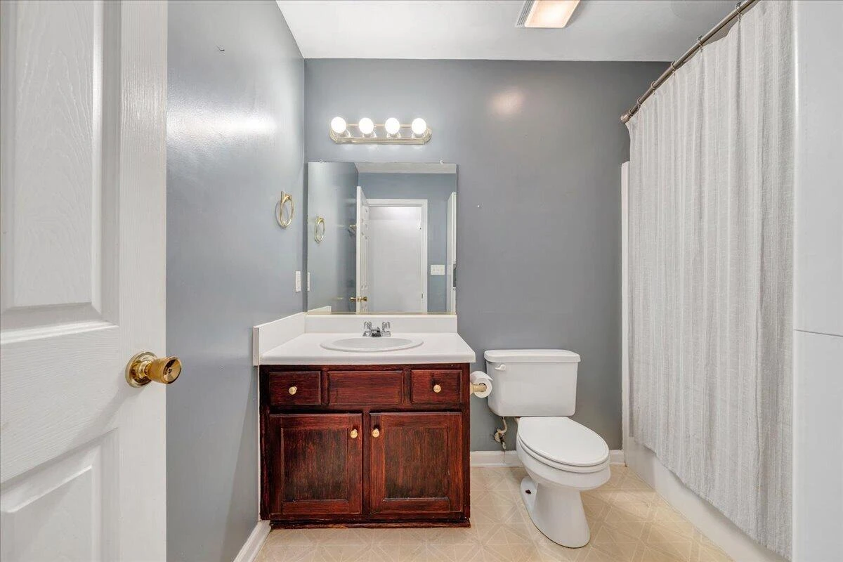 1033 Tipton AVE SE - Photo 14