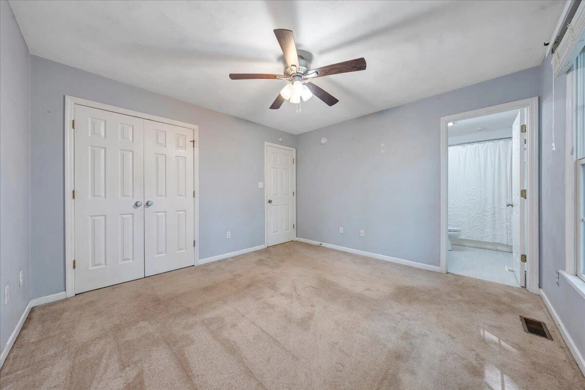 1033 Tipton AVE SE - Photo 15