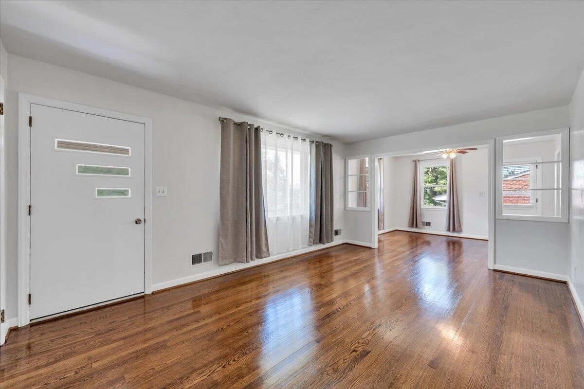 3326 Manassas DR - Photo 8