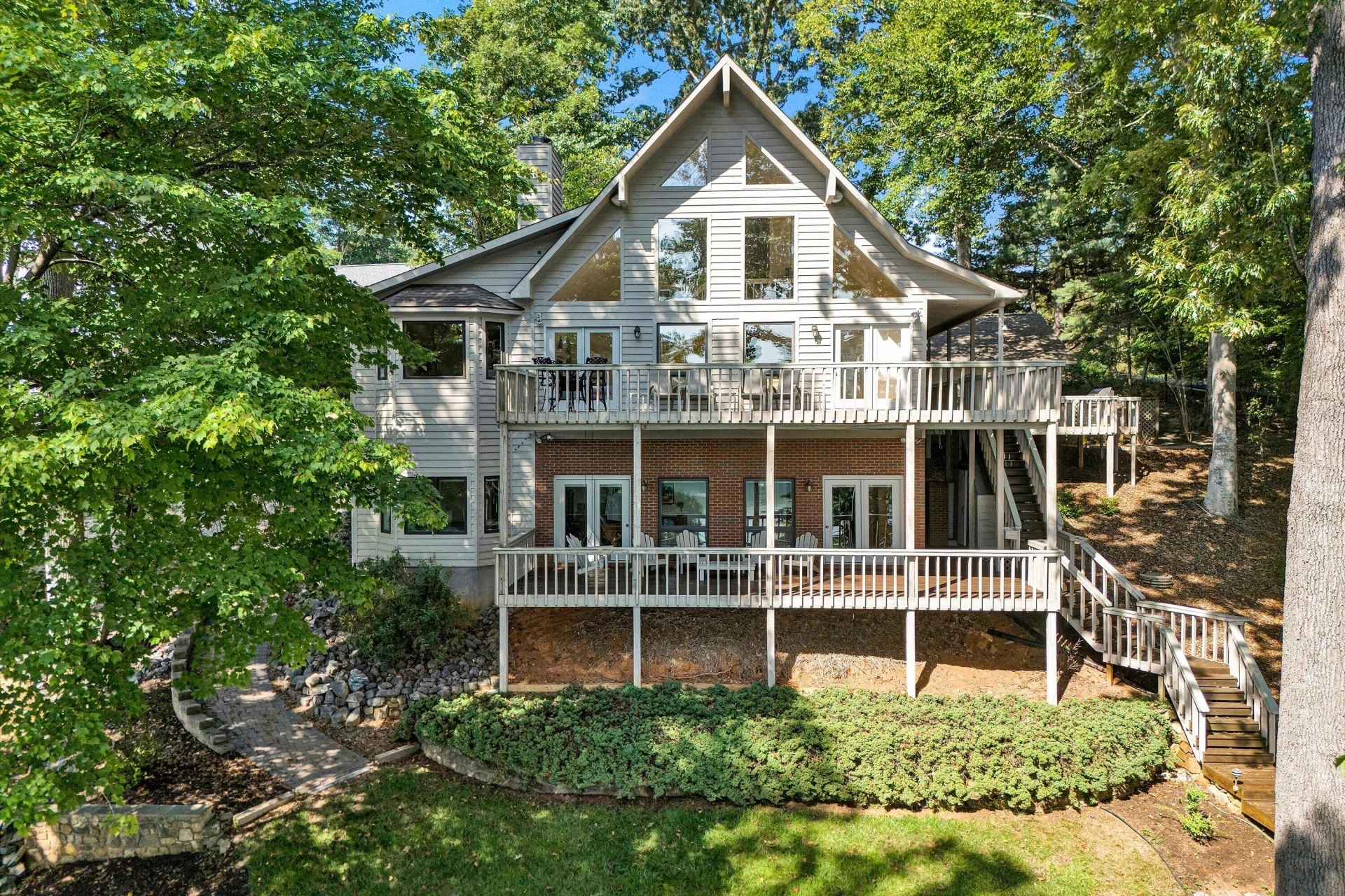 320 Halespoint DR - Photo 2