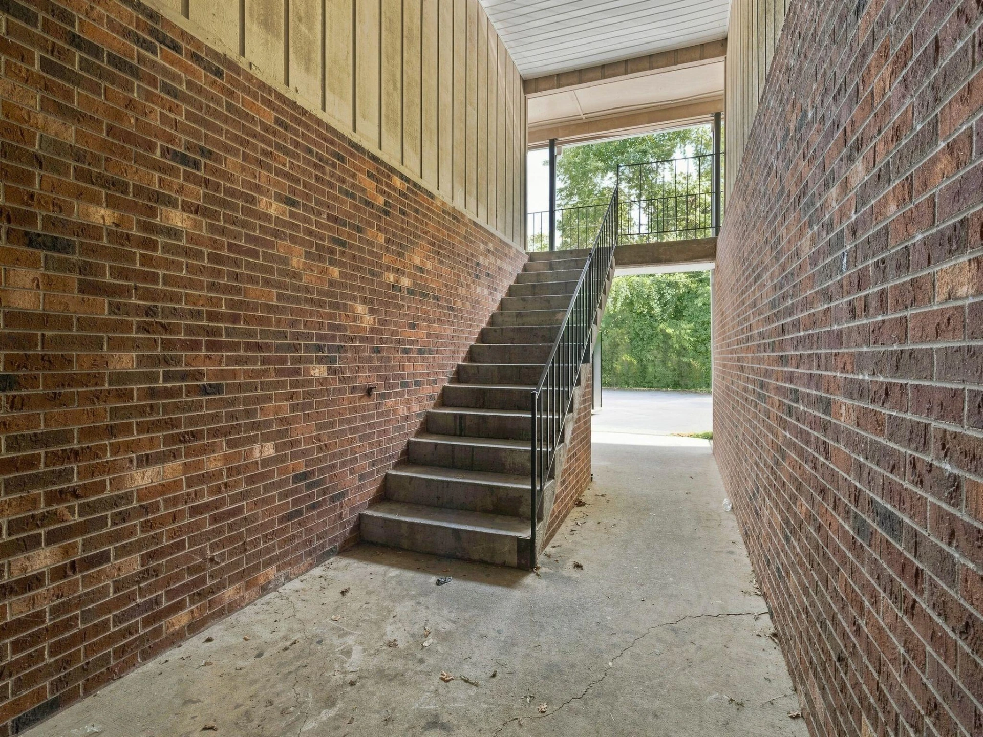 245 College Park DR - Photo 3