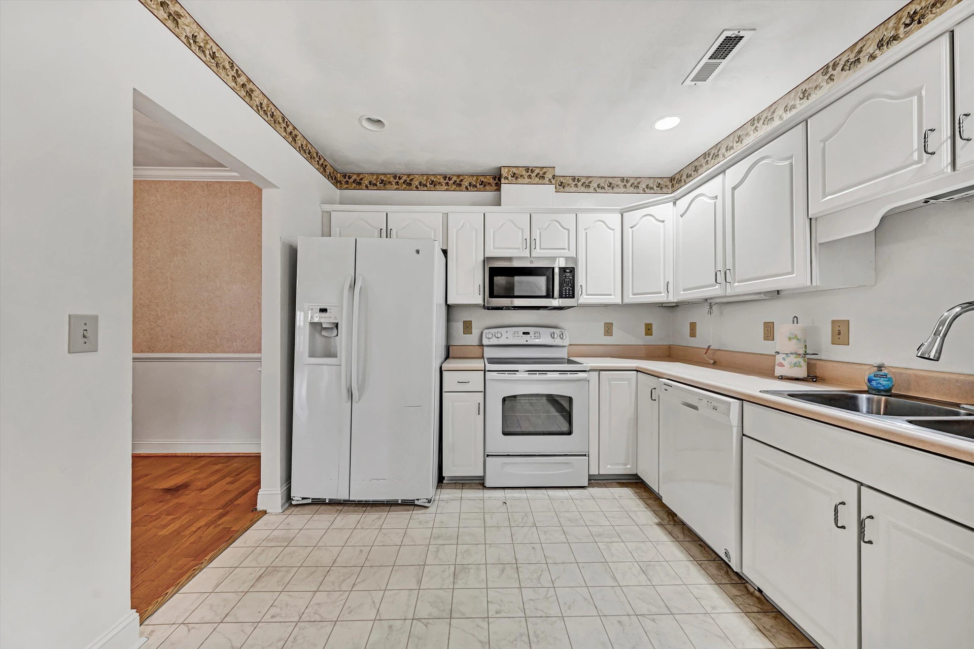 4444 Pheasant Ridge RD #APT 305 - Photo 5
